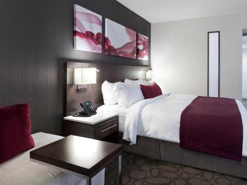 Delta Hotels By Marriott Монреаль Номер фото